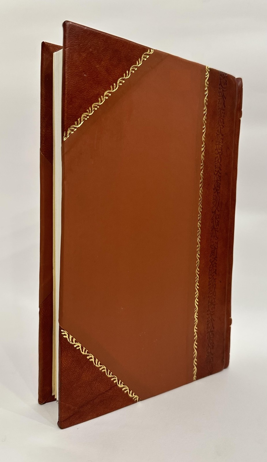 An Essay on the Forces Which Circulate the Blood; Being an Exam [Leather Bound]
