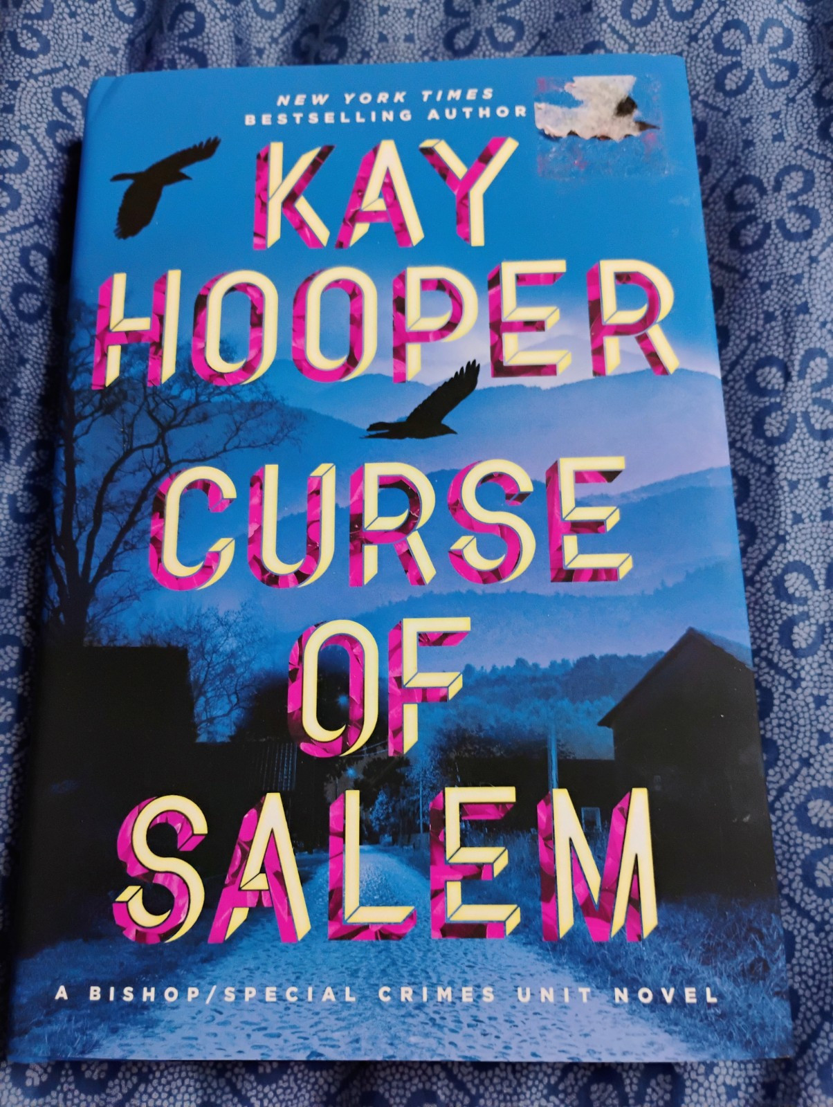 Curse of Salem (BishopSpecial Crimes Unit) – Hardcover By Hooper, Kay – GOOD