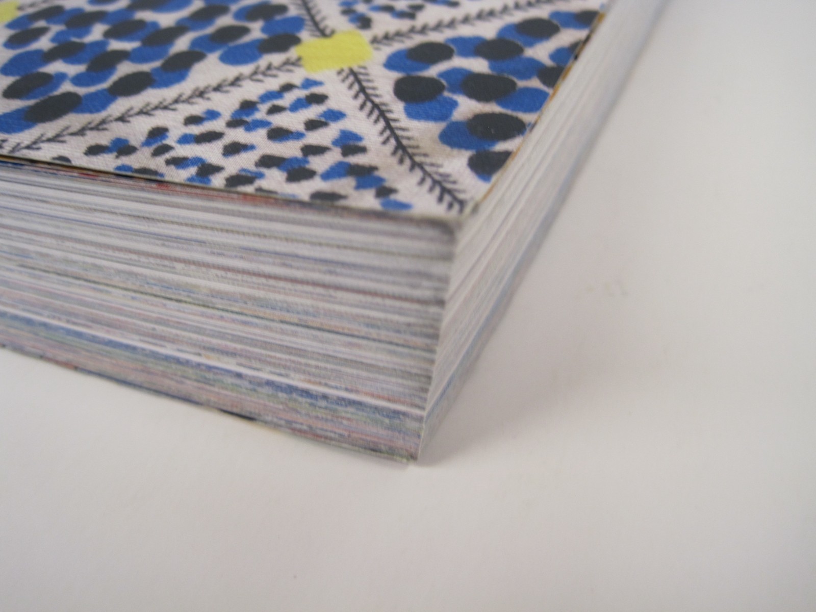 Feed Sacks: The Colourful History of a Frugal Fabric by Linzee McCray (SC OVSZ)